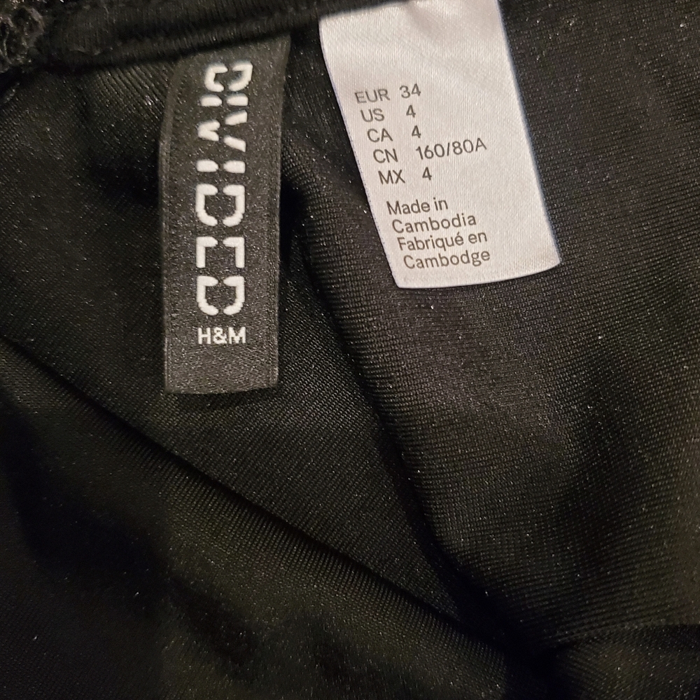 H&M DIVIDED Black Velvet Dress Size 4 - Picture 9 of 9
